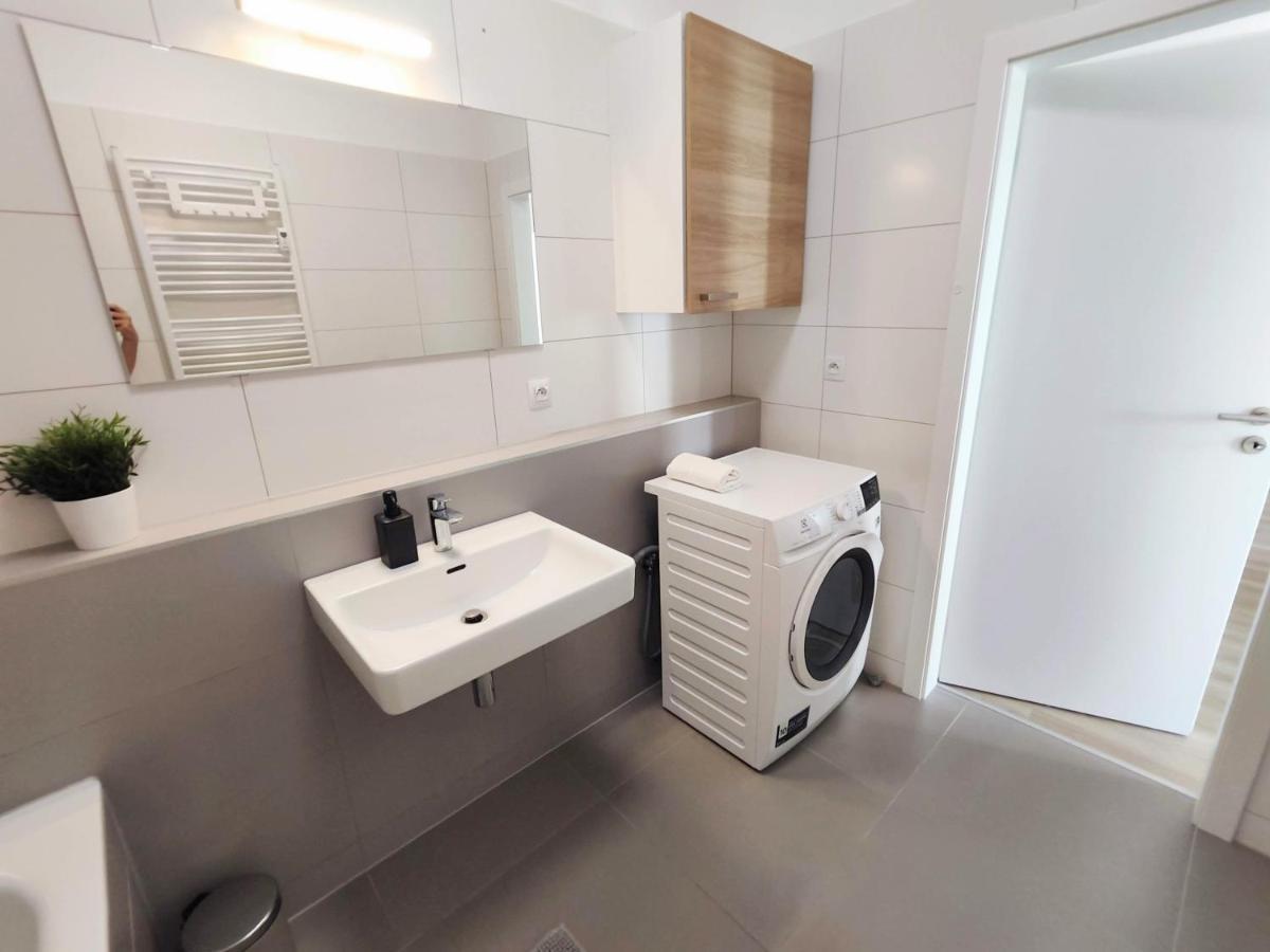 Apartment Schanz - Quietly Oriented - Private Parking - Balcony *