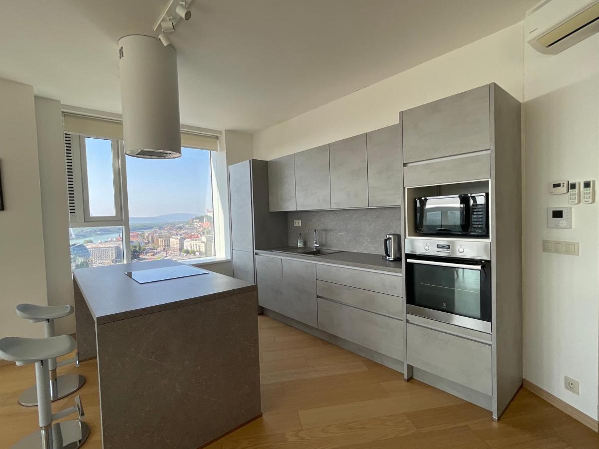 Sag Panorama Apartment 3 Rooms 19Th Floor Great View Free Parking Apartment