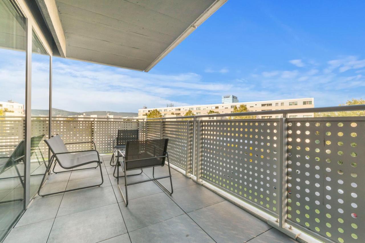 Lam Stadium - Terrace 14m2 Apartment Bratislava