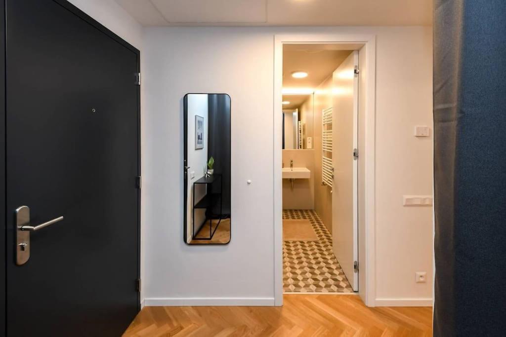 Apartment Skypark Luxury With Skyline View & Free Parking
