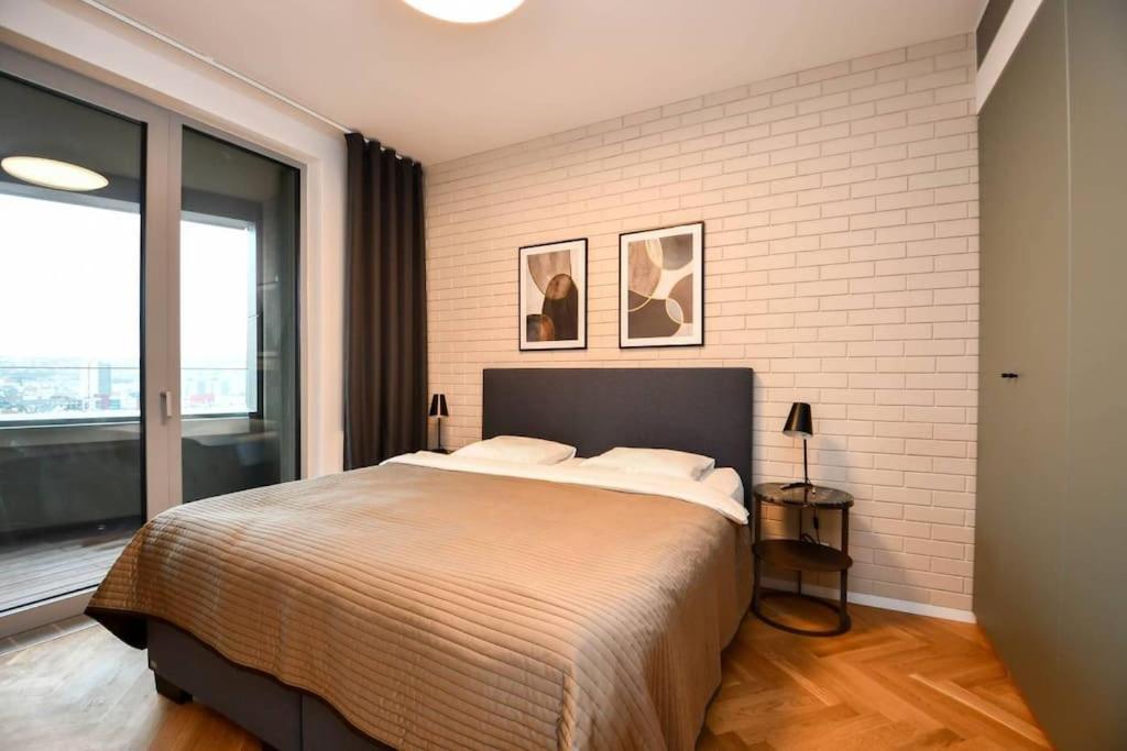 Skypark Luxury With Skyline View & Free Parking * Bratislava