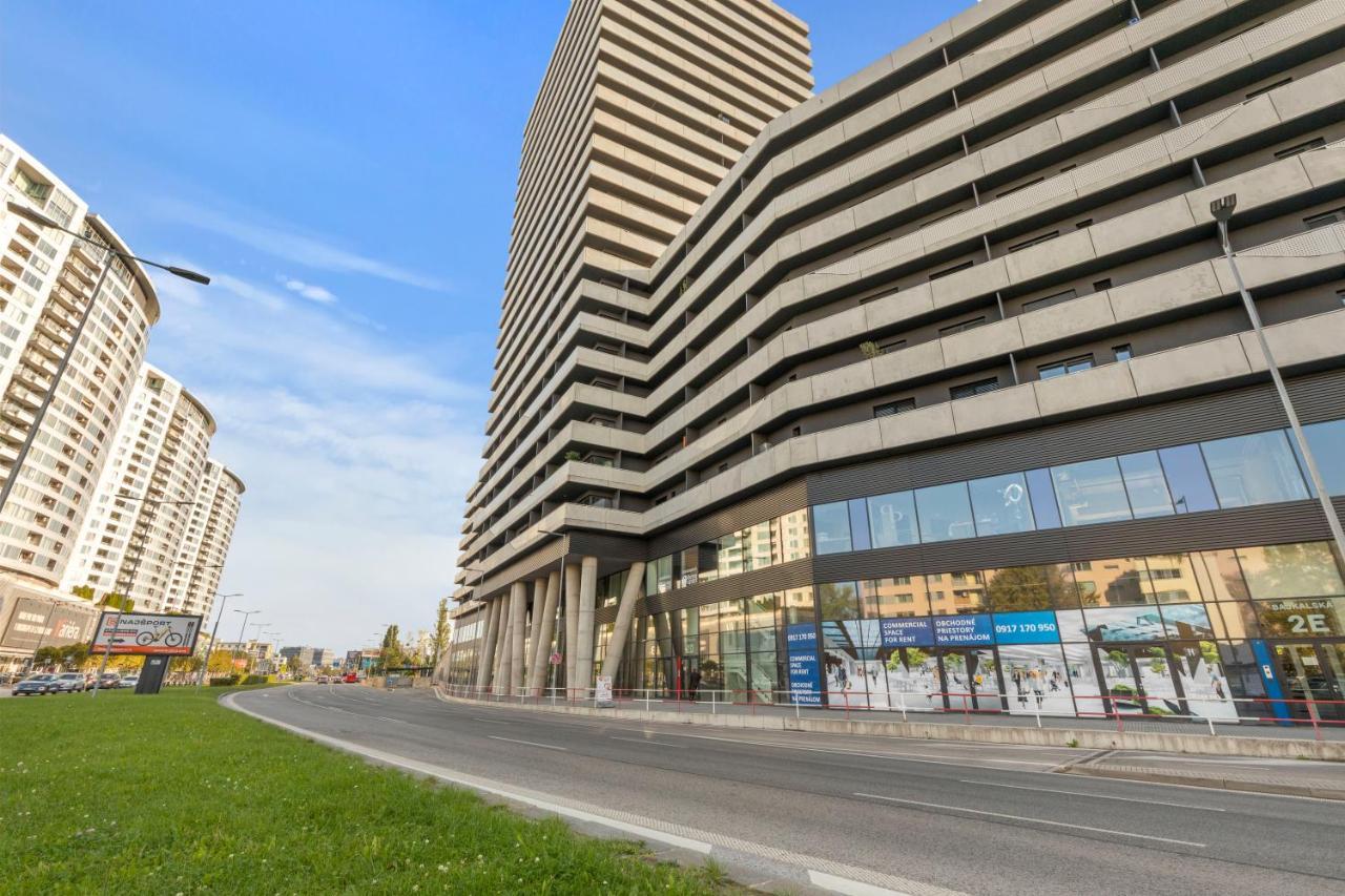 Lam Stadium - Terrace 14m2 *