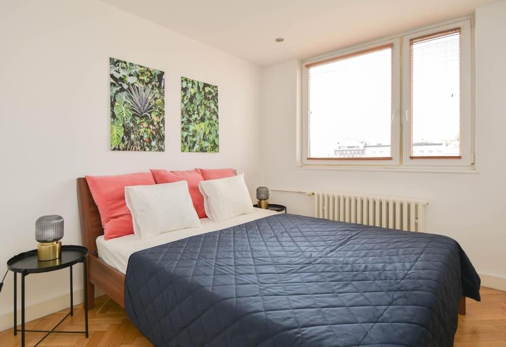 Old Town 2br With View