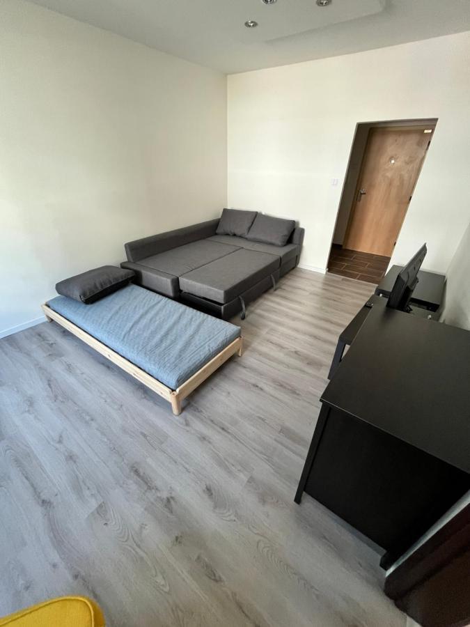 Free Wifi - Urban Oasis Apartment