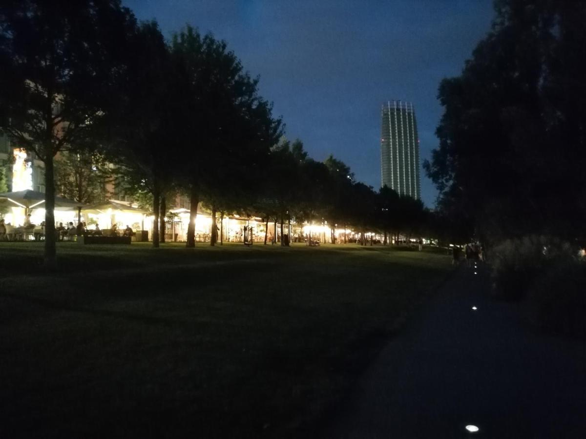 Appartamento Danube Riverside With Quite Workplace Bratislava
