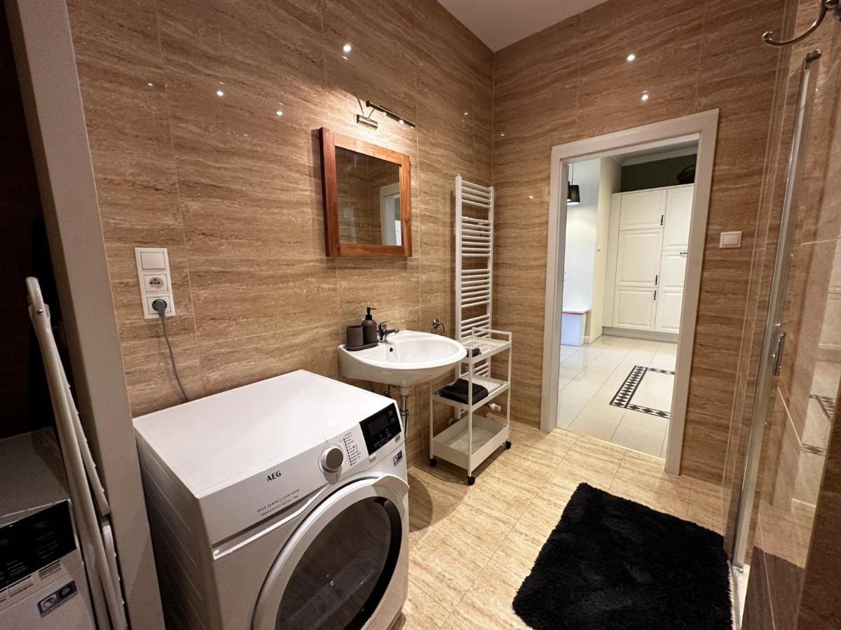 Gorkeho In City Centre Apartment