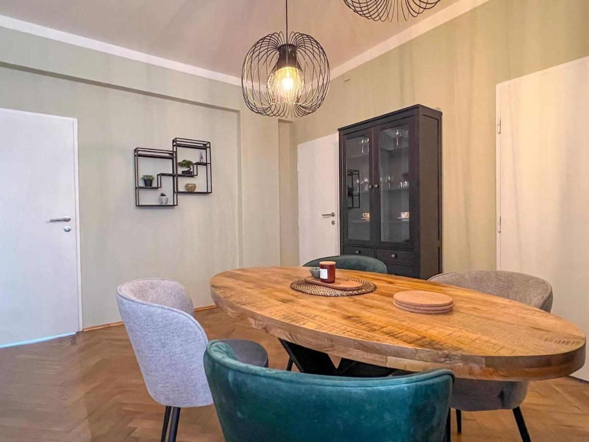 Apartment 96m2 Of Comfort And Style: 4bd In Old Town *