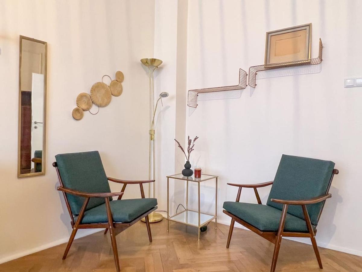 96m2 Of Comfort And Style: 4bd In Old Town *