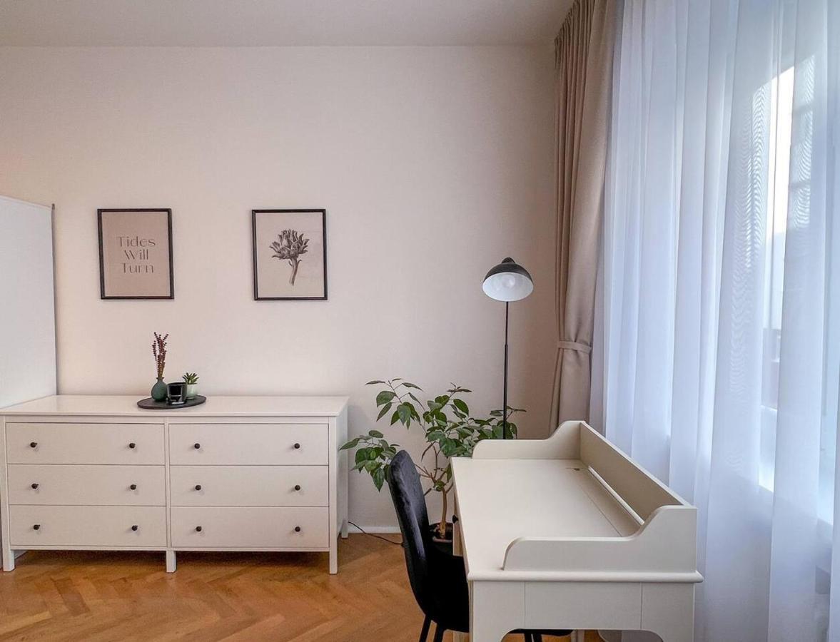 Apartment 96m2 Of Comfort And Style: 4bd In Old Town Bratislava