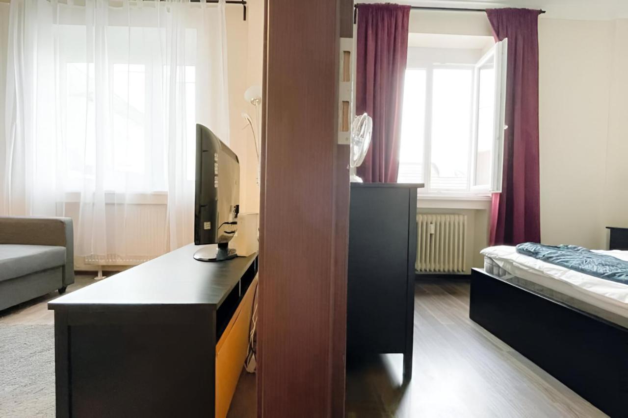 Center In Middle Of Apartment