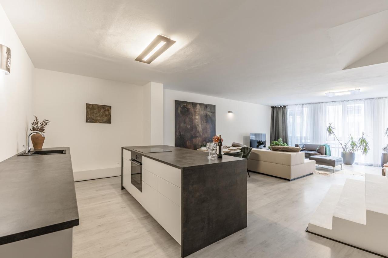Apartment Sk Zamocka Artist Pressburg