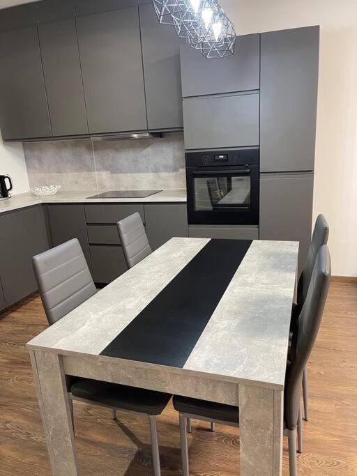Apartment Y&y *