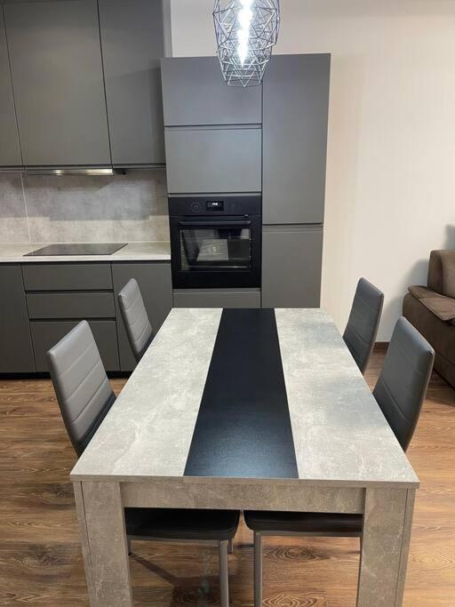 Y&y Apartment *