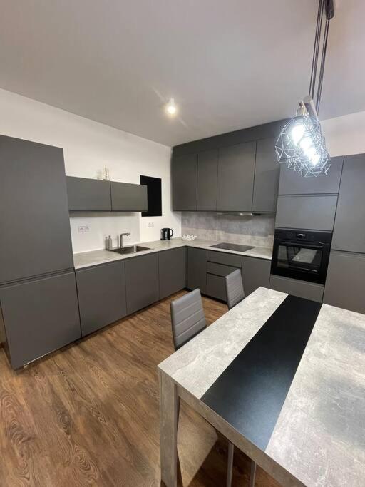 Y&y Apartment