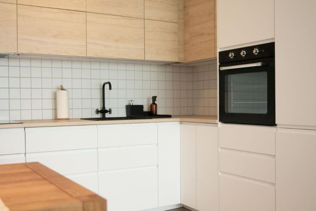 Stylish Urban With Parking Spot Pressburg