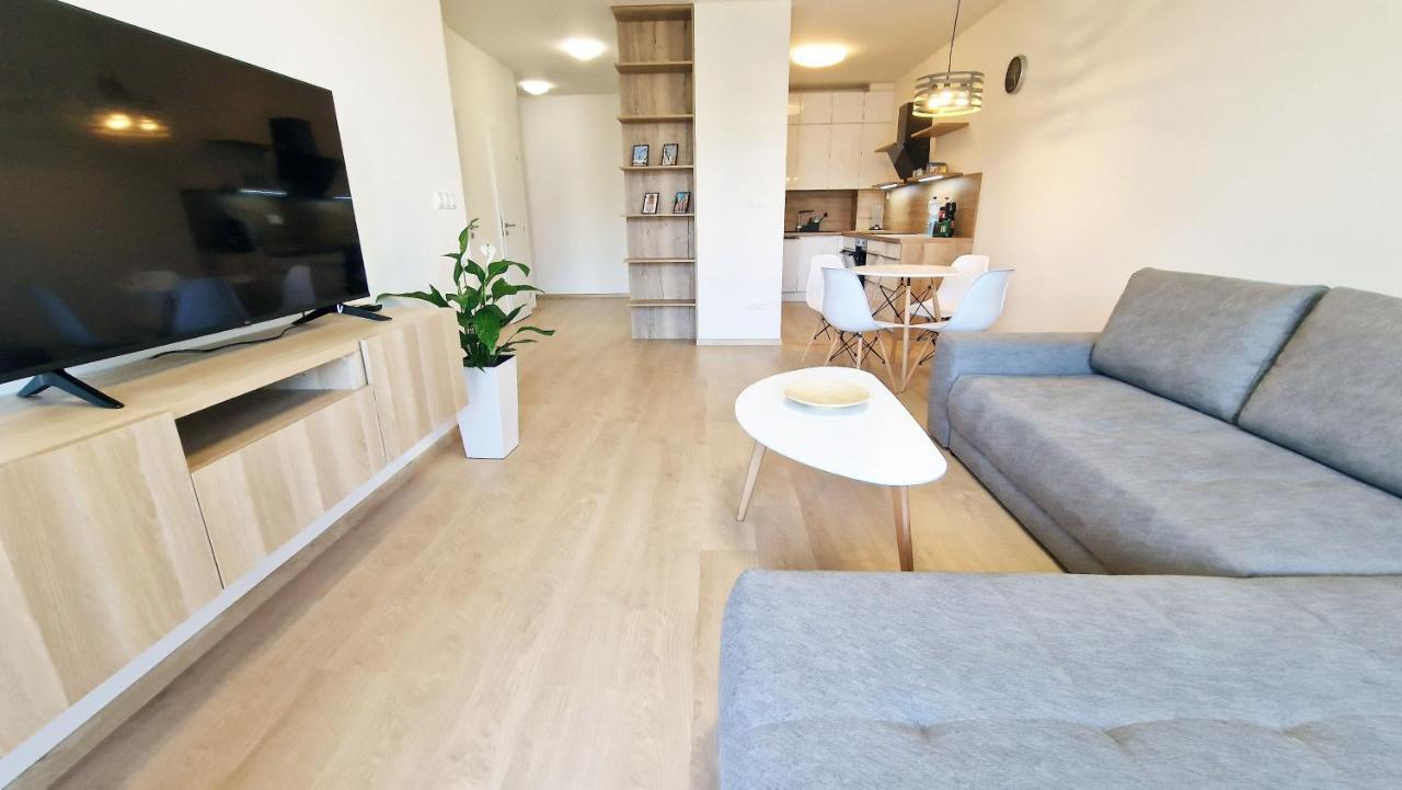 Luxo 2 By Bratislavatrip Apartment *