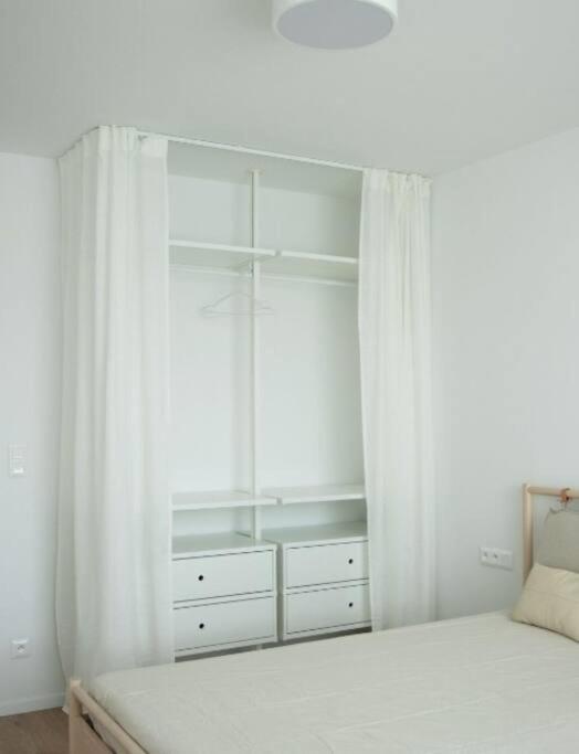 Stylish Urban With Parking Spot Apartment *