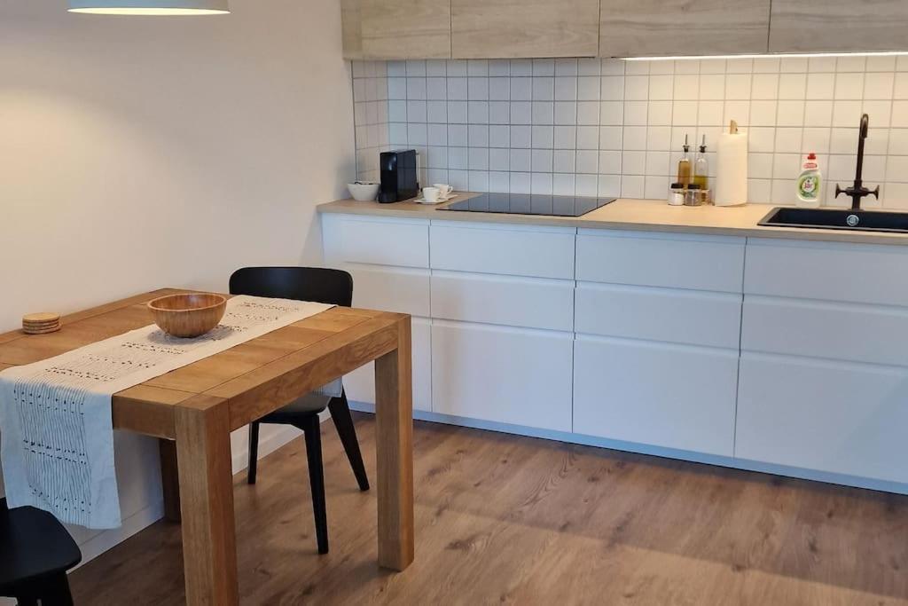 Apartment Stylish Urban With Parking Spot Pressburg