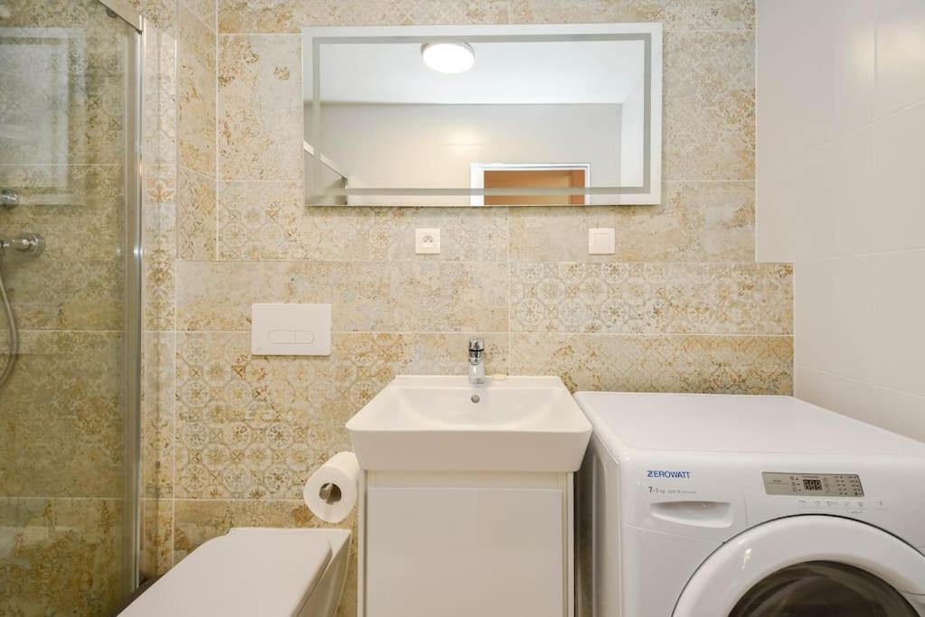 Apartment New Modern In Center Bratislava