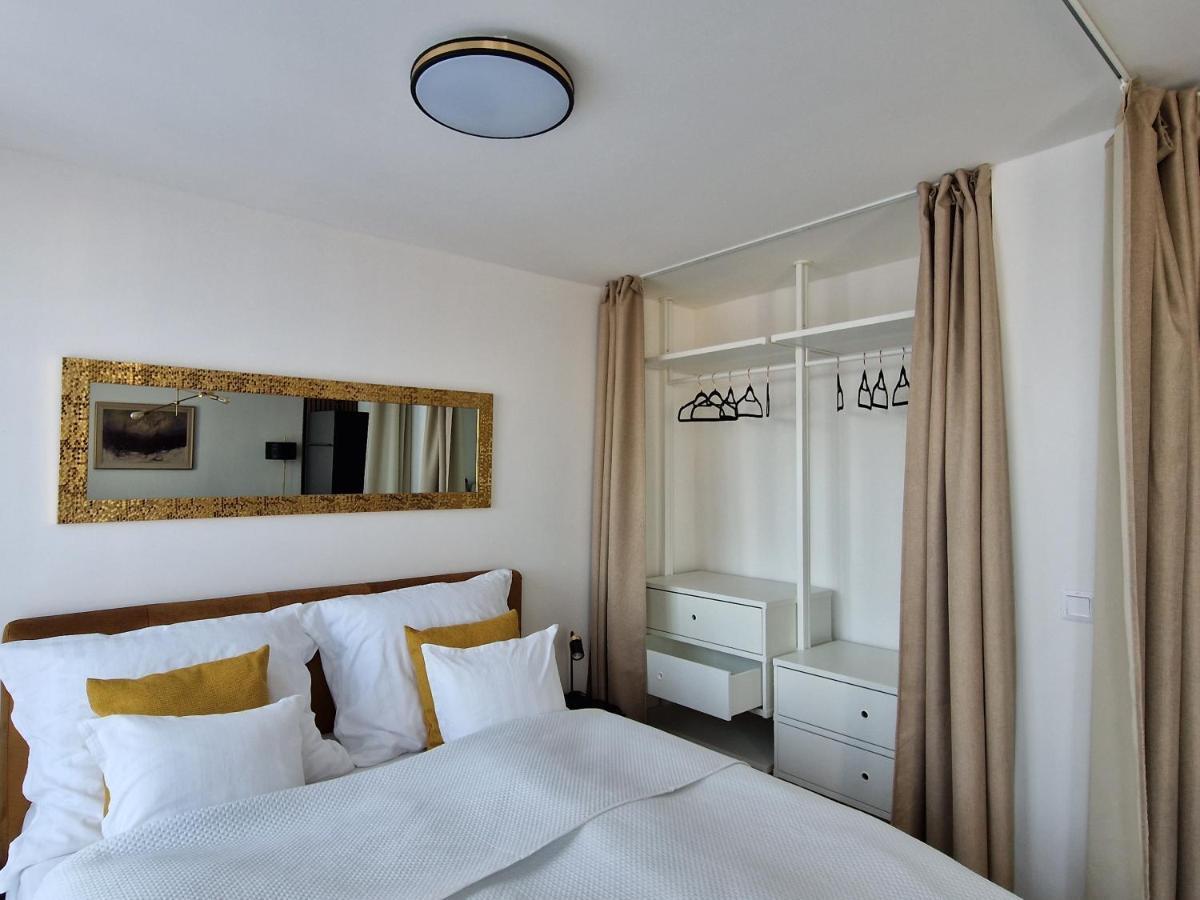 Apartment 7thheaven Centre Free Parking In The Building Bratislava