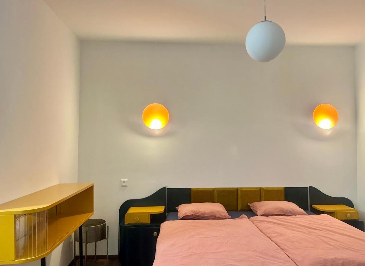Timeless Old Centre With 2 Bathrooms And Balcony * Bratislava