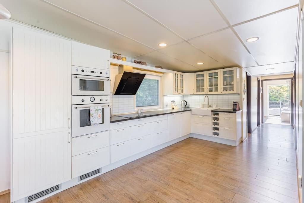 Slovakia Charming Danube Houseboat Holiday home