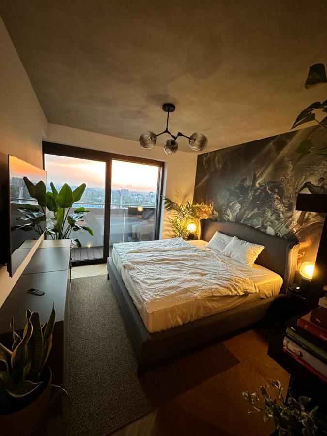 Skyline Elegance With Free Parking * Pressburg