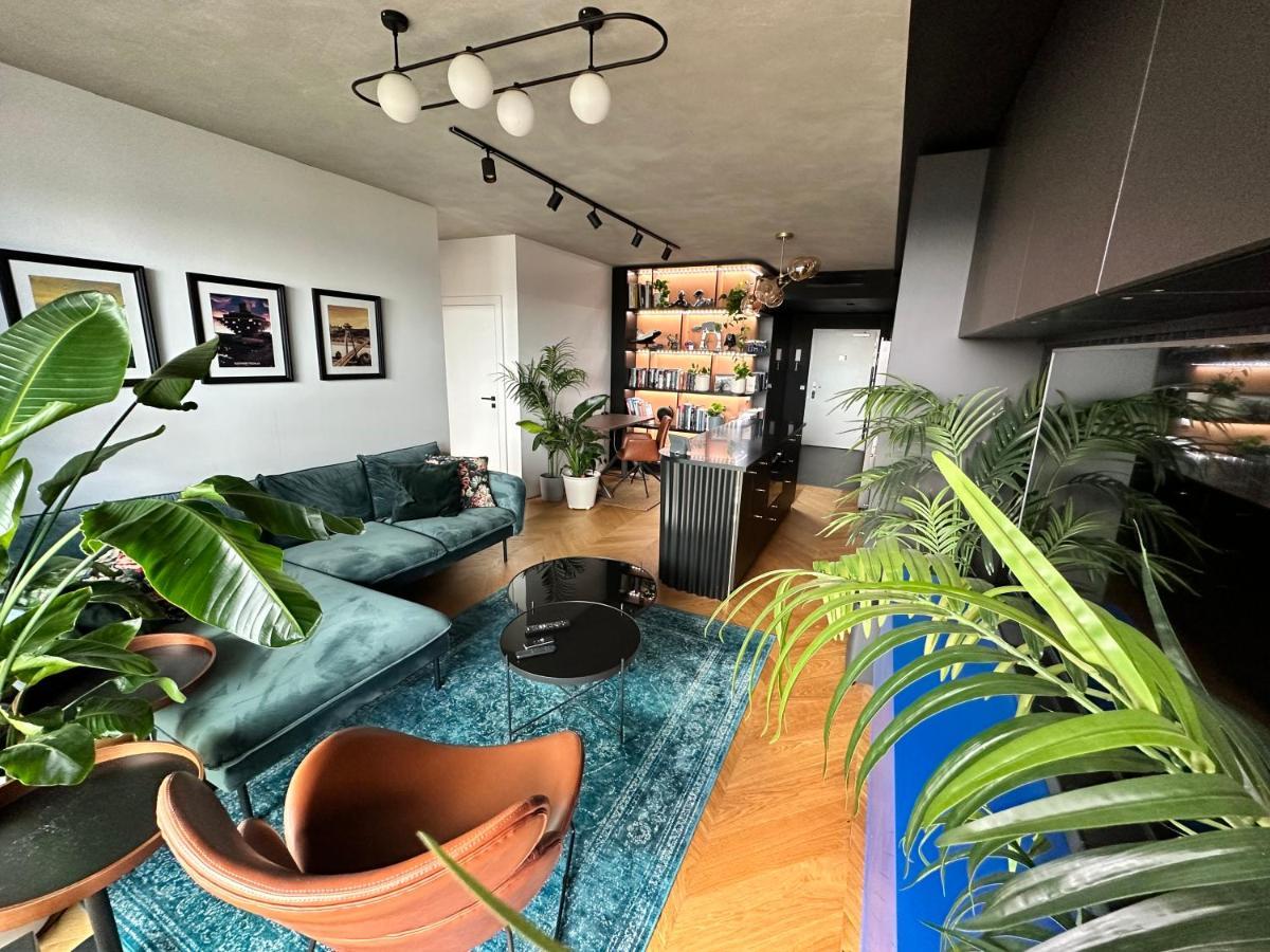 Skyline Elegance With Free Parking * Pressburg