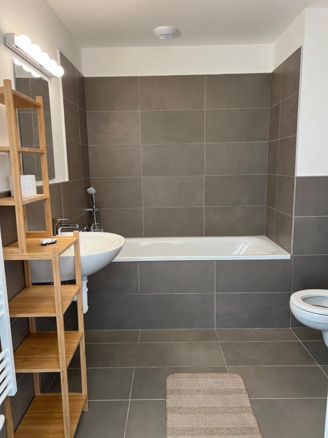 Contemporary Airport Retreat Apartment Bratislava