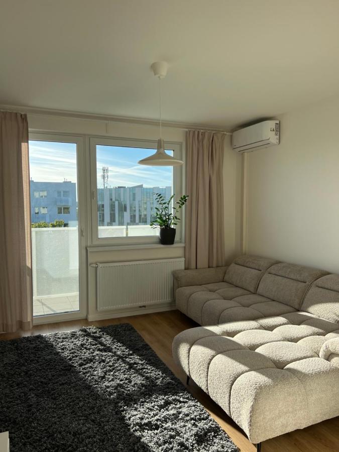 Apartment Contemporary Airport Retreat *