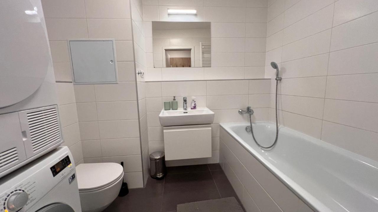 2 Apartment, Old City, New Building - Stein Apartment