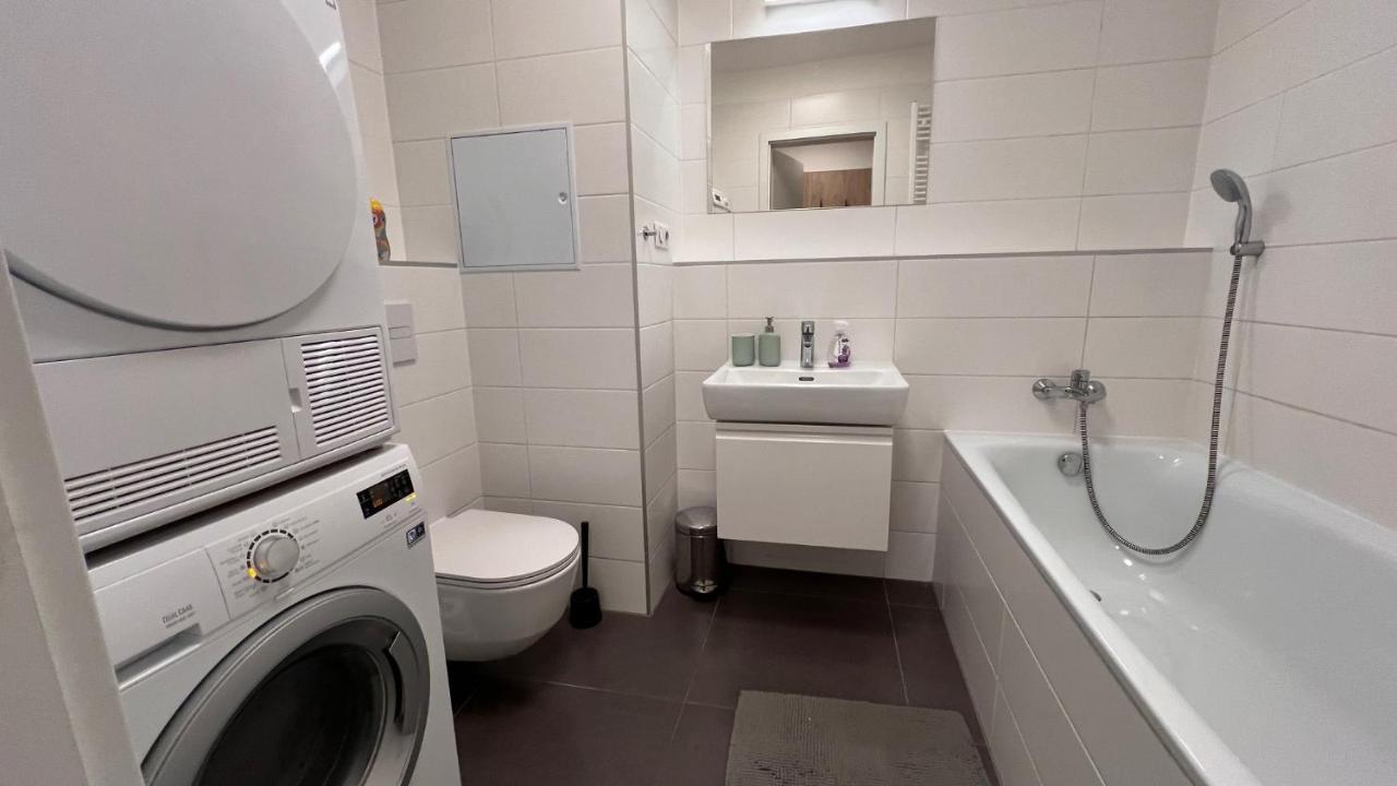 2 Apartment, Old City, New Building - Stein Apartment *