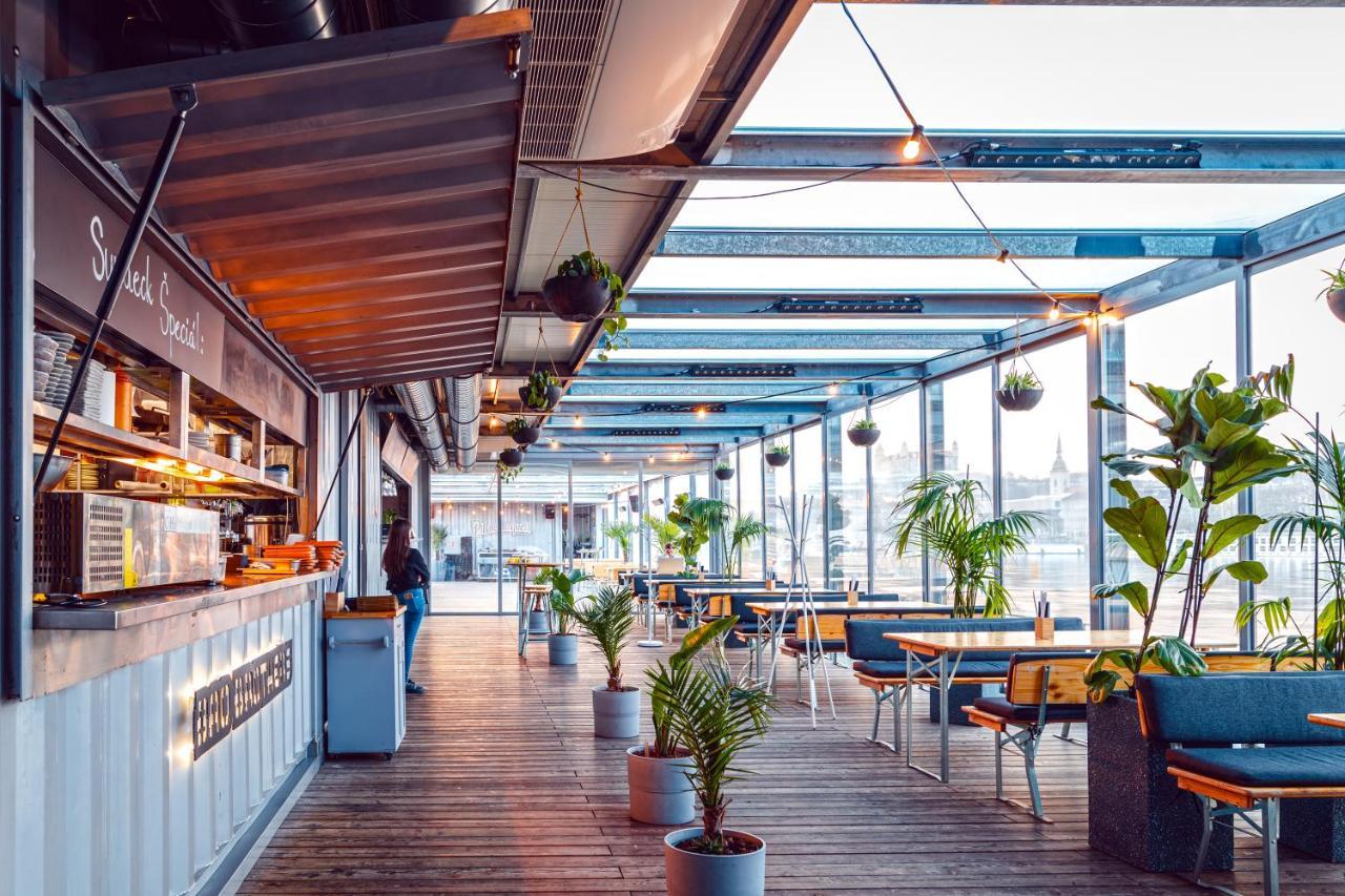 Sundeck - Party Boat Bratislava