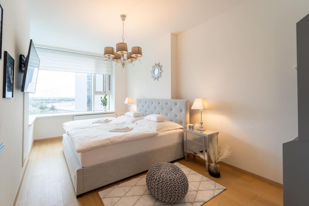 Panorama - Luxury In The Center Of Bratislava, Free Parking, Location Apartment