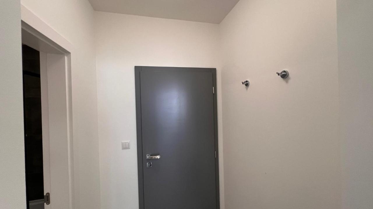 Air Conditioned 1 Vienna Gate, 3 Apartment *