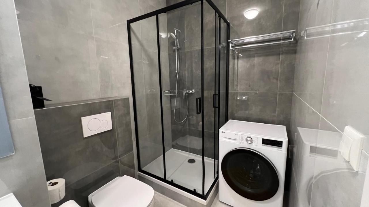Air Conditioned 1 Vienna Gate, 3 Apartment *