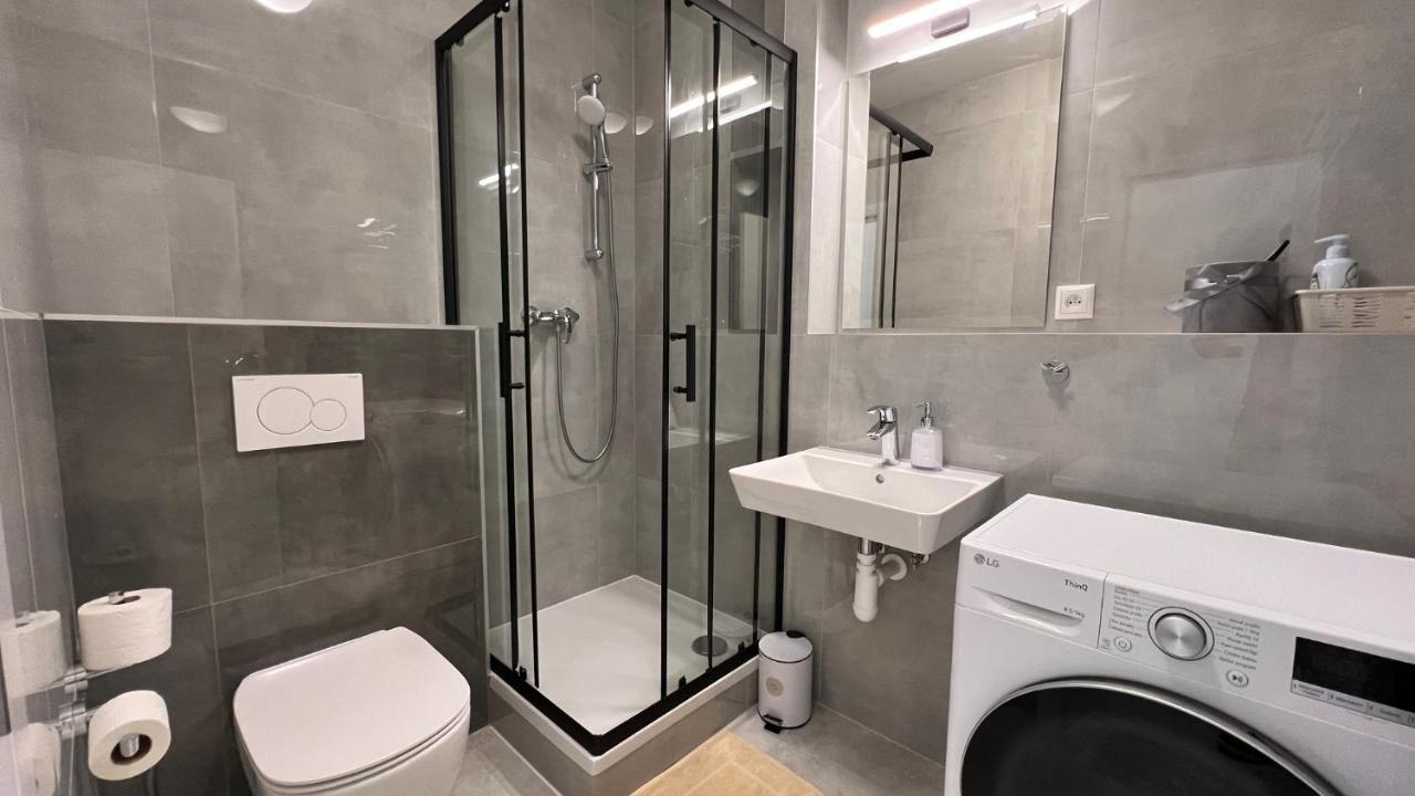 Air Conditioned 1 Vienna Gate, 1 Apartment *