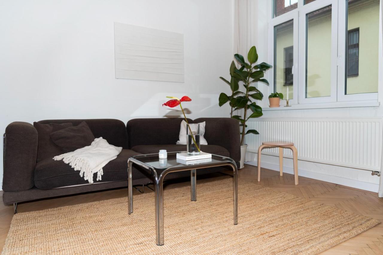 Old Town Oasis - Chic Comfort & Elegance Apartamento Bratislava