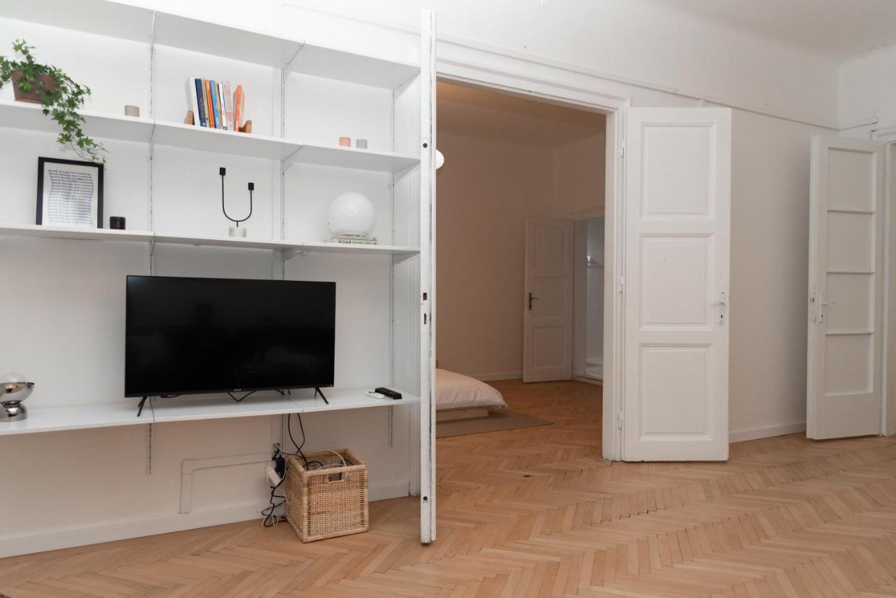 Apartment Old Town Oasis - Chic Comfort & Elegance