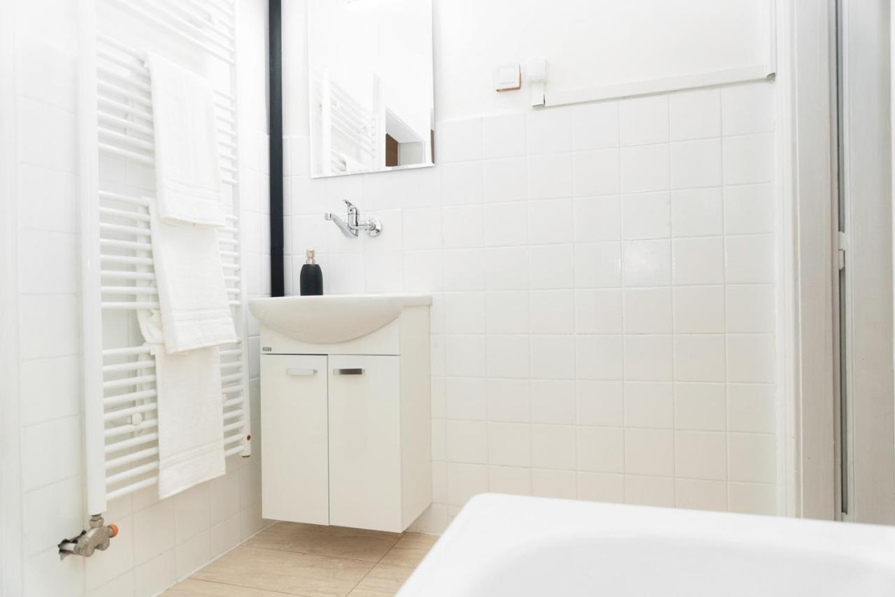 Old Town Oasis - Chic Comfort & Elegance Apartment