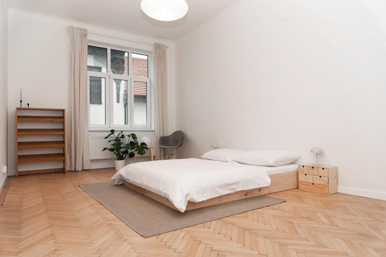 Old Town Oasis - Chic Comfort & Elegance Apartment