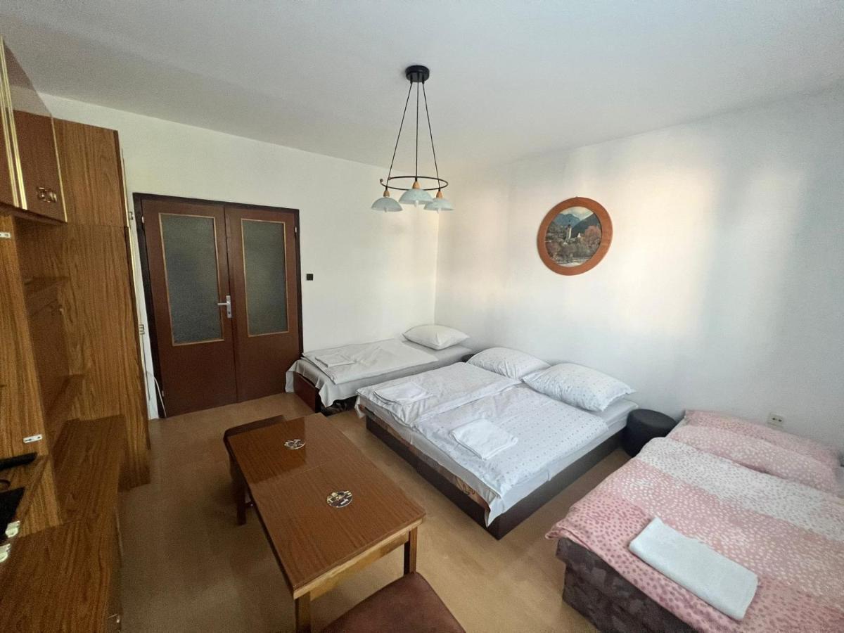 Apartman Solid,