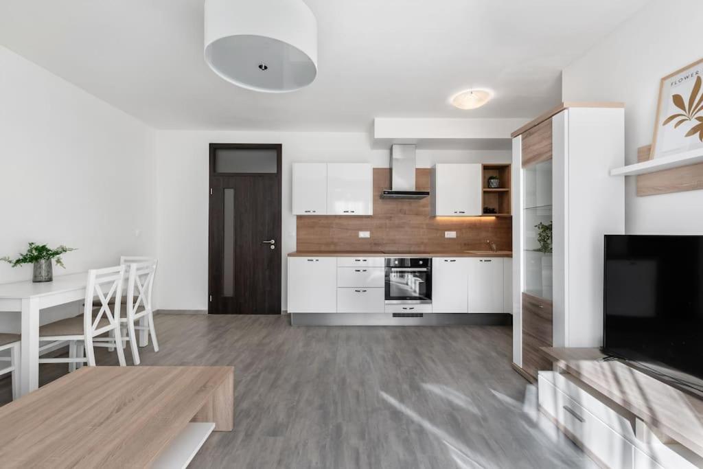 Utulny Apartman V Centre Diania Căn hộ Bratislava