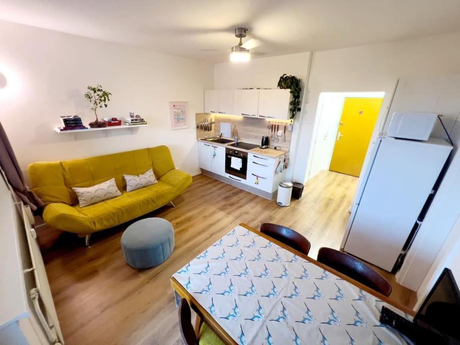 Yellow Sofa Appartamento