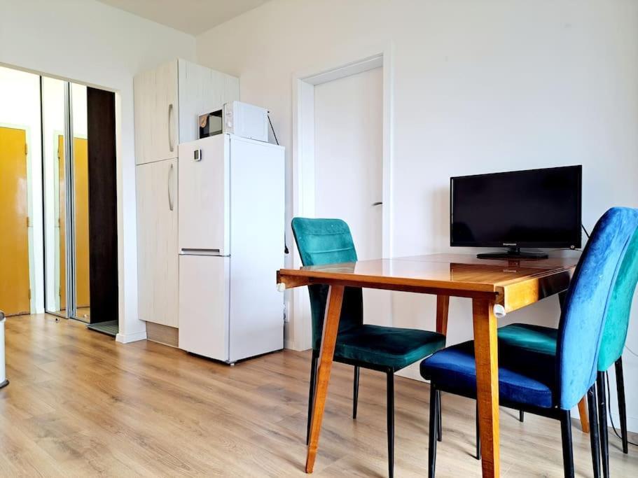 Yellow Sofa Apartment Pressburg