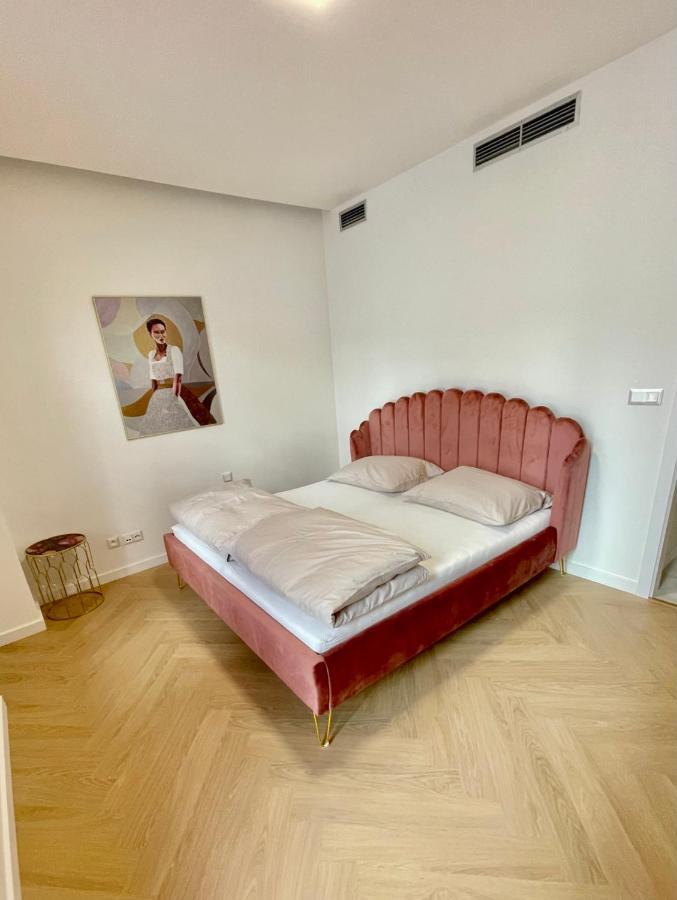 Stylish 3 Bedroom In The Hearth Of Center With History *