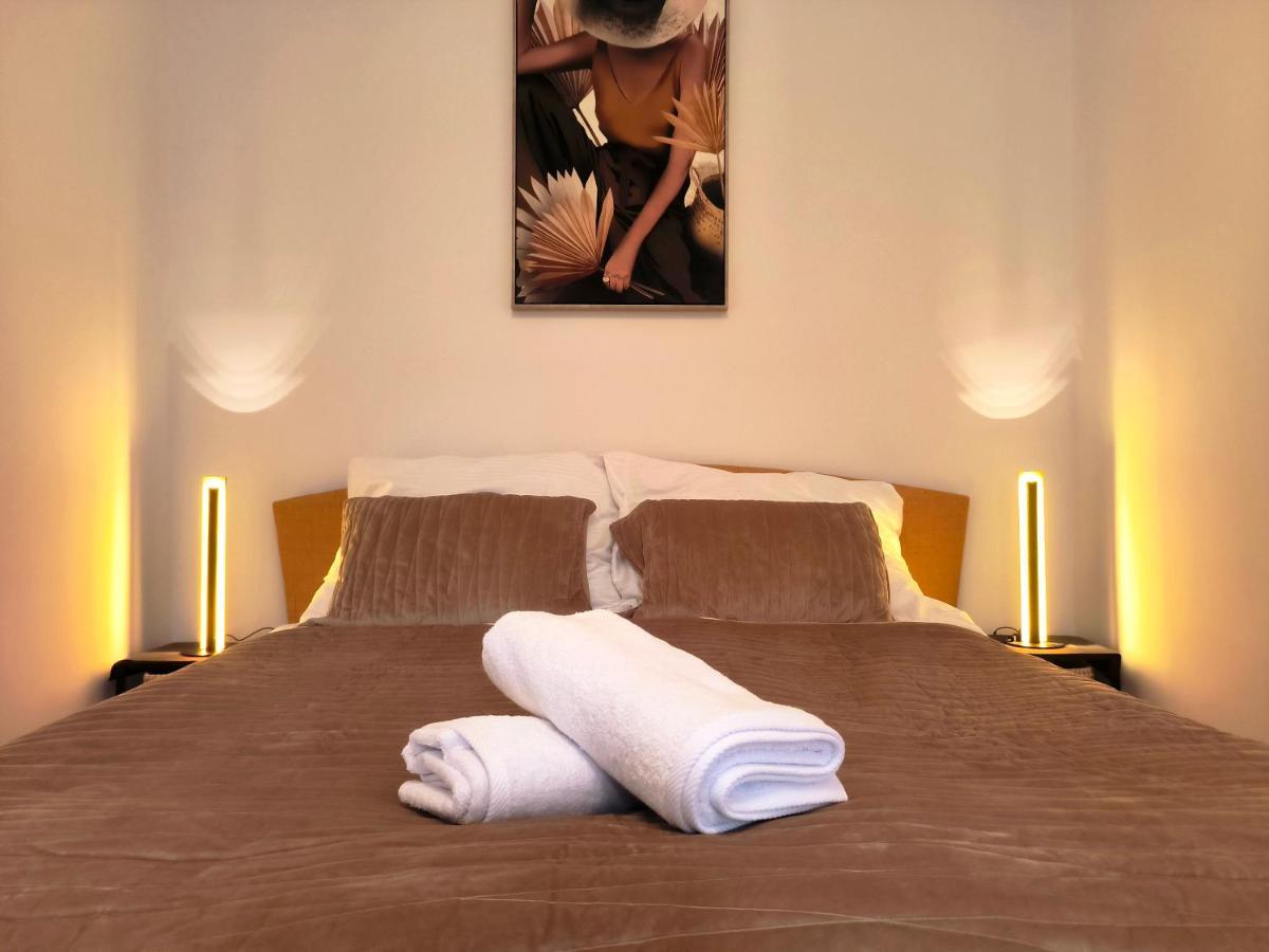 Cozyhome Medena Central, Quiet Premium Spot In Old Town Căn hộ *