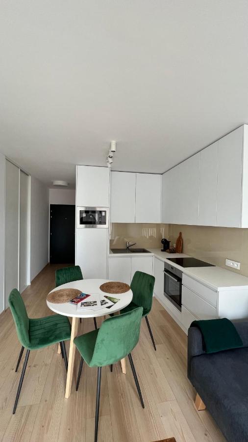 Citycentre With Free Parking Apartment