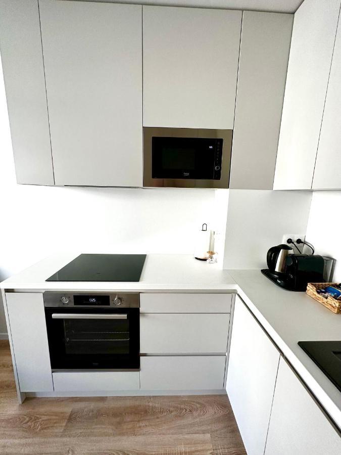S Klimatizaciou A Balkonom Pri Letisku Bts Apartment Bratislava