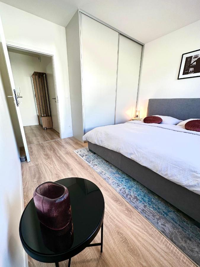 Apartment S Klimatizaciou A Balkonom Pri Letisku Bts